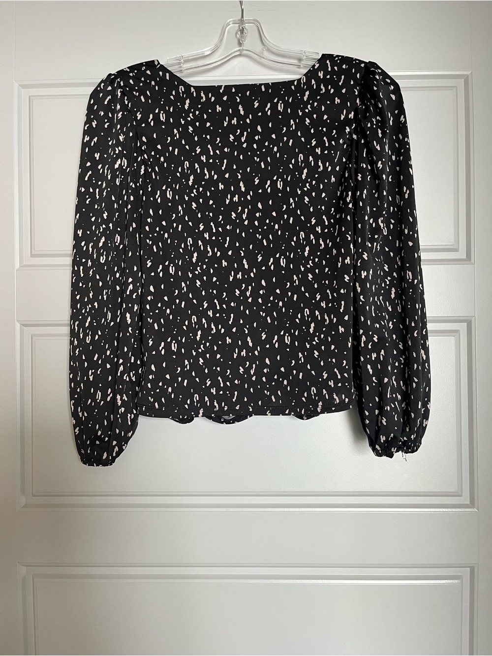 Eclair Black Abstract Print Square Neck Ruched Front Long Sleeve Blouse - Picture 5 of 5